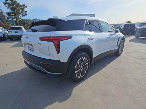 Used 2024 Chevrolet Blazer EV LT image 8