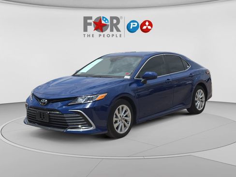 Used 2023 Toyota Camry LE FWD image 1
