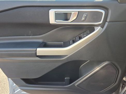 Used 2020 Ford Explorer XLT RWD image 28