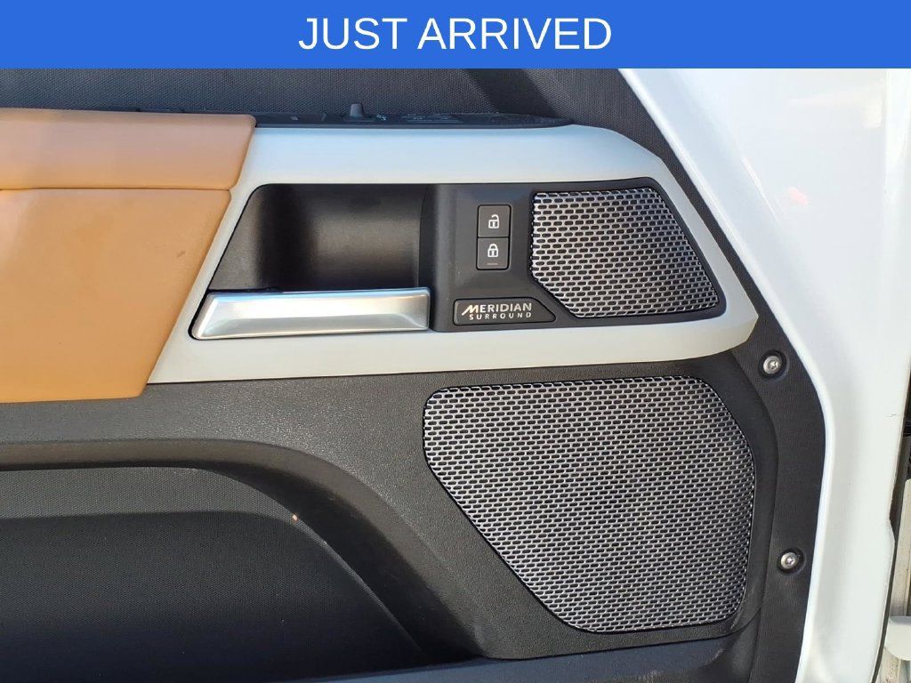 Used 2023 Land Rover Defender 110 SE AWD/4WD image 12