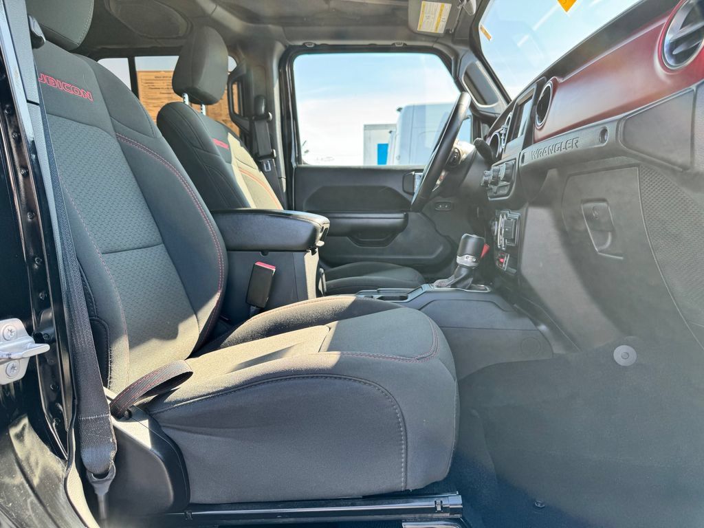Used 2021 Jeep Wrangler Unlimited Rubicon AWD/4WD image 10