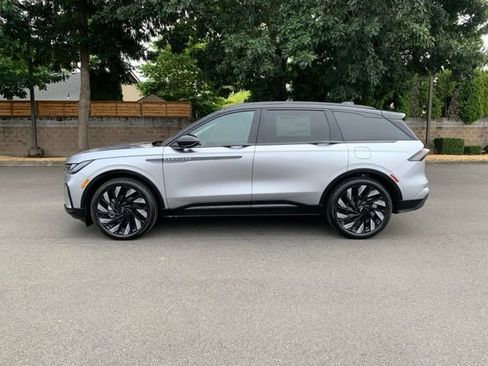 New 2026 Lincoln Nautilus Reserve AWD/4WD image 2