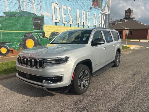 Used 2023 Jeep Wagoneer L Series II RWD image 58