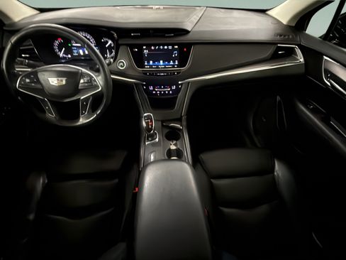 Used 2017 Cadillac XT5 Luxury FWD image 11
