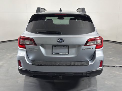 Used 2016 Subaru Outback 2.5i Limited AWD/4WD image 6