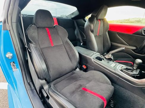 Used 2023 Toyota GR86 Premium RWD image 12