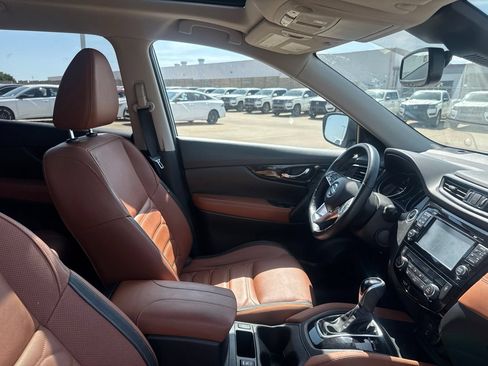 Certified 2017 Nissan Rogue SL w/ SL Premium Package AWD/4WD image 28