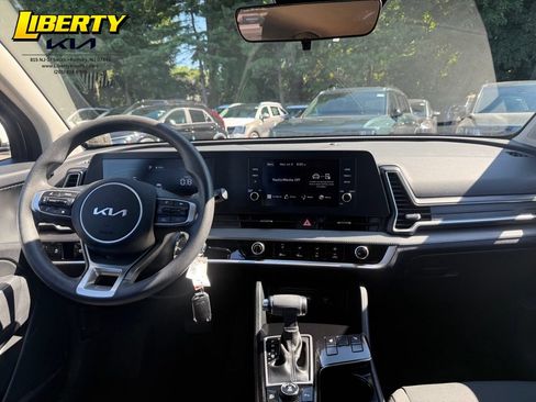 Used 2024 Kia Sportage LX AWD/4WD image 12