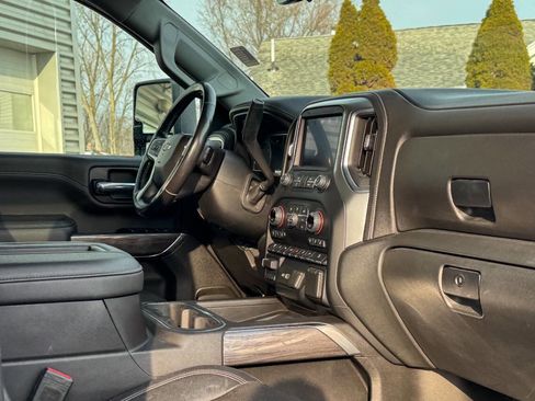 Used 2020 Chevrolet Silverado 2500 LTZ w/ LTZ Premium Package image 16