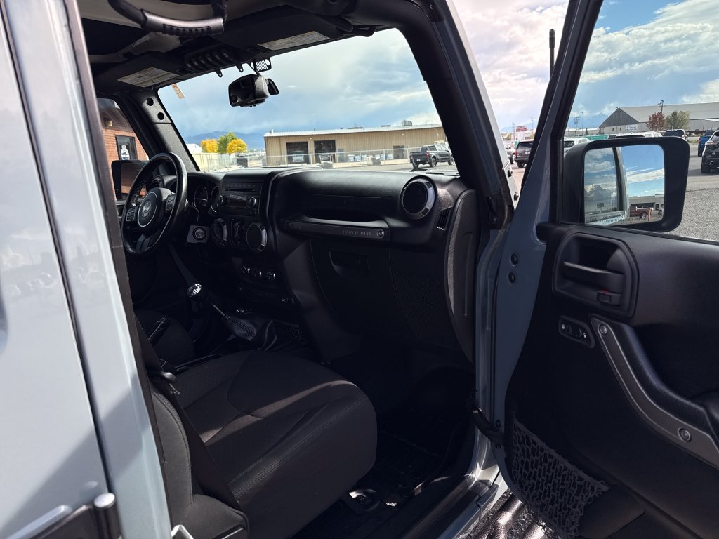 Used 2015 Jeep Wrangler Unlimited Sport w/ Quick Order Package 23S AWD/4WD image 32