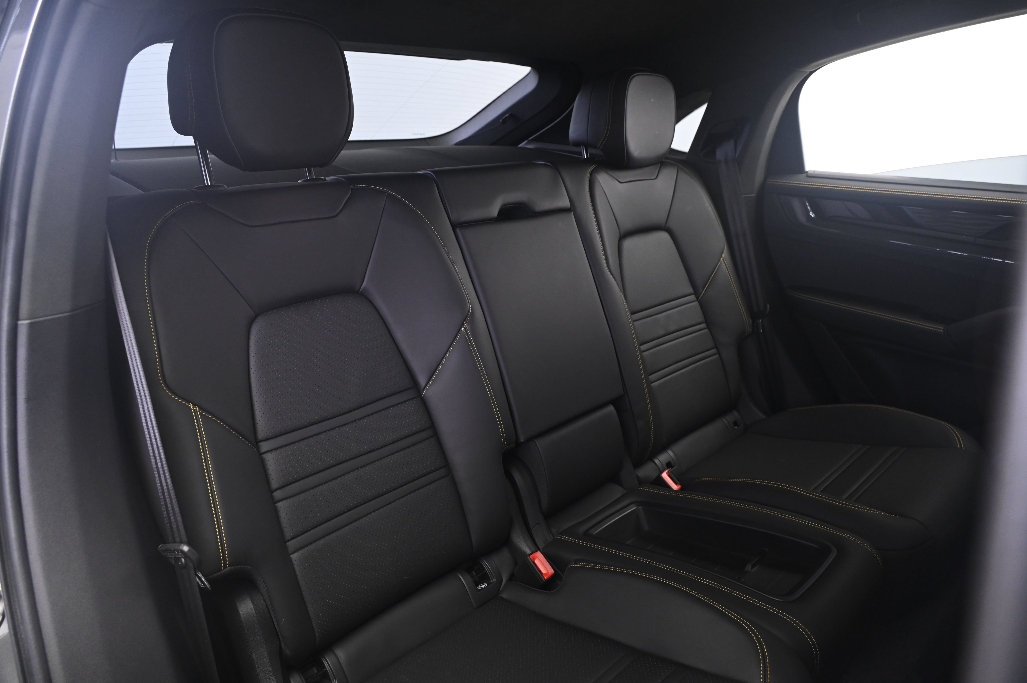 Used 2024 Porsche Cayenne Turbo GT AWD/4WD image 19