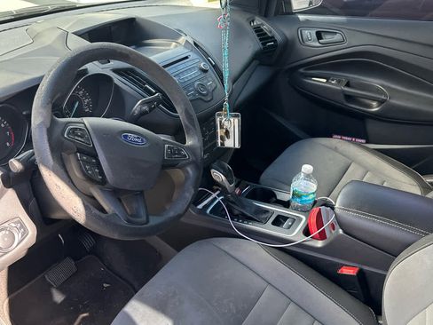 Used 2017 Ford Escape S image 6