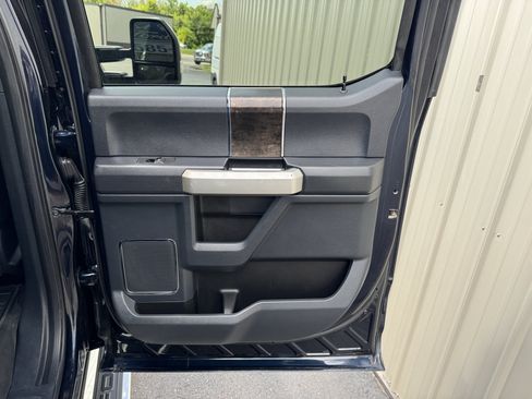 Used 2022 Ford F250 Lariat w/ Lariat Ultimate Package AWD/4WD image 35
