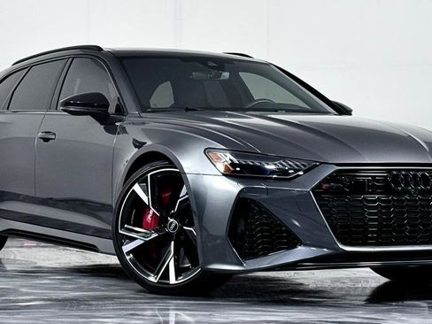 Used 2022 Audi RS 6 w/ Executive Package image 2