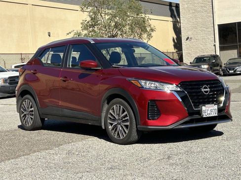 Certified 2023 Nissan Kicks SV image 2