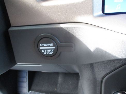 New 2025 Ford Bronco Outer Banks w/ Sasquatch Package image 11