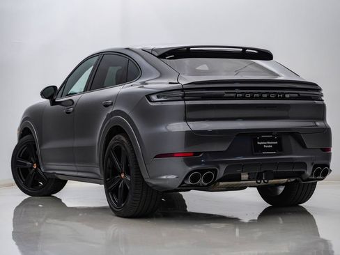 Certified 2025 Porsche Cayenne Coupe AWD/4WD image 3