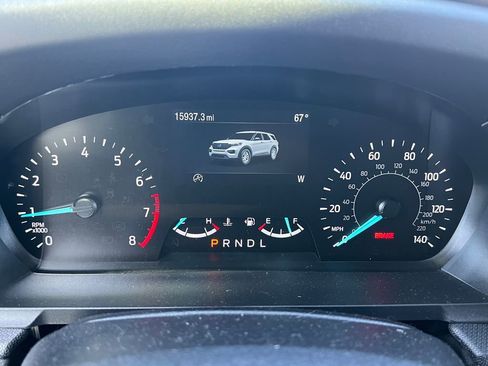 Used 2024 Ford Explorer 2WD image 31