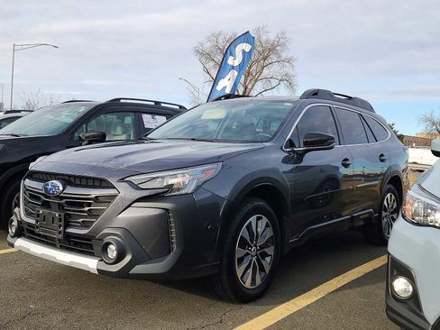 Used 2023 Subaru Outback Limited image 3