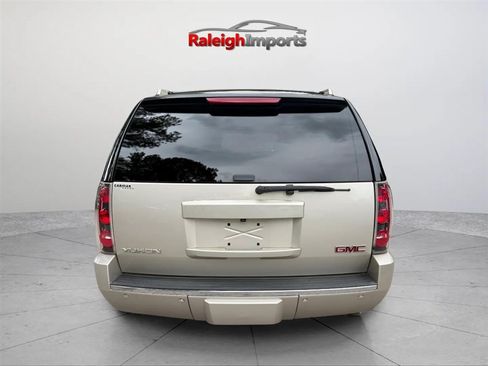 Used 2013 GMC Yukon Denali RWD image 4
