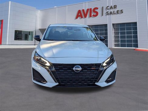 Used 2025 Nissan Altima 2.5 SR image 2