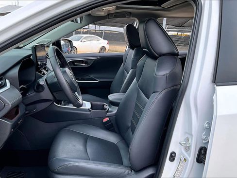 Used 2023 Toyota RAV4 Limited image 7