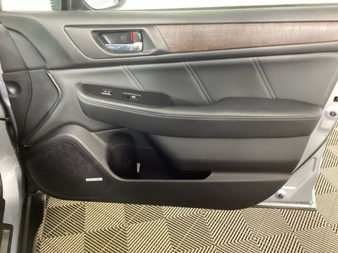 Used 2019 Subaru Outback 2.5i Limited w/ Popular Package #2 image 21
