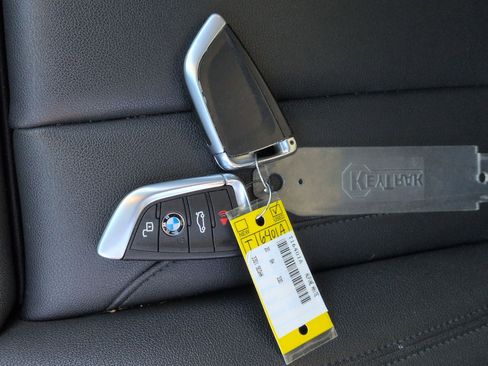 Used 2020 BMW 330i Sedan w/ Convenience Package image 33