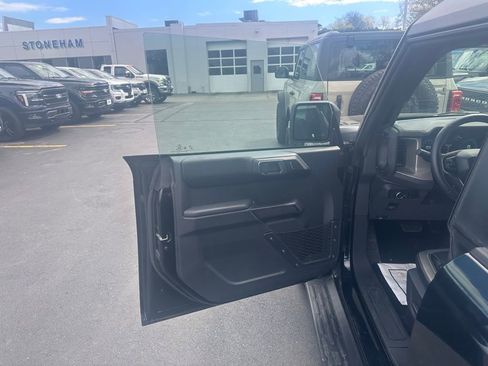 Used 2025 Ford Bronco Outer Banks AWD/4WD image 11
