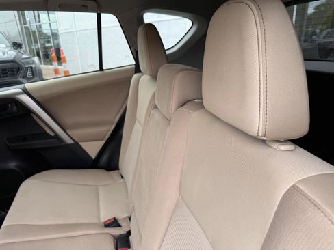Used 2013 Toyota RAV4 XLE AWD/4WD image 15