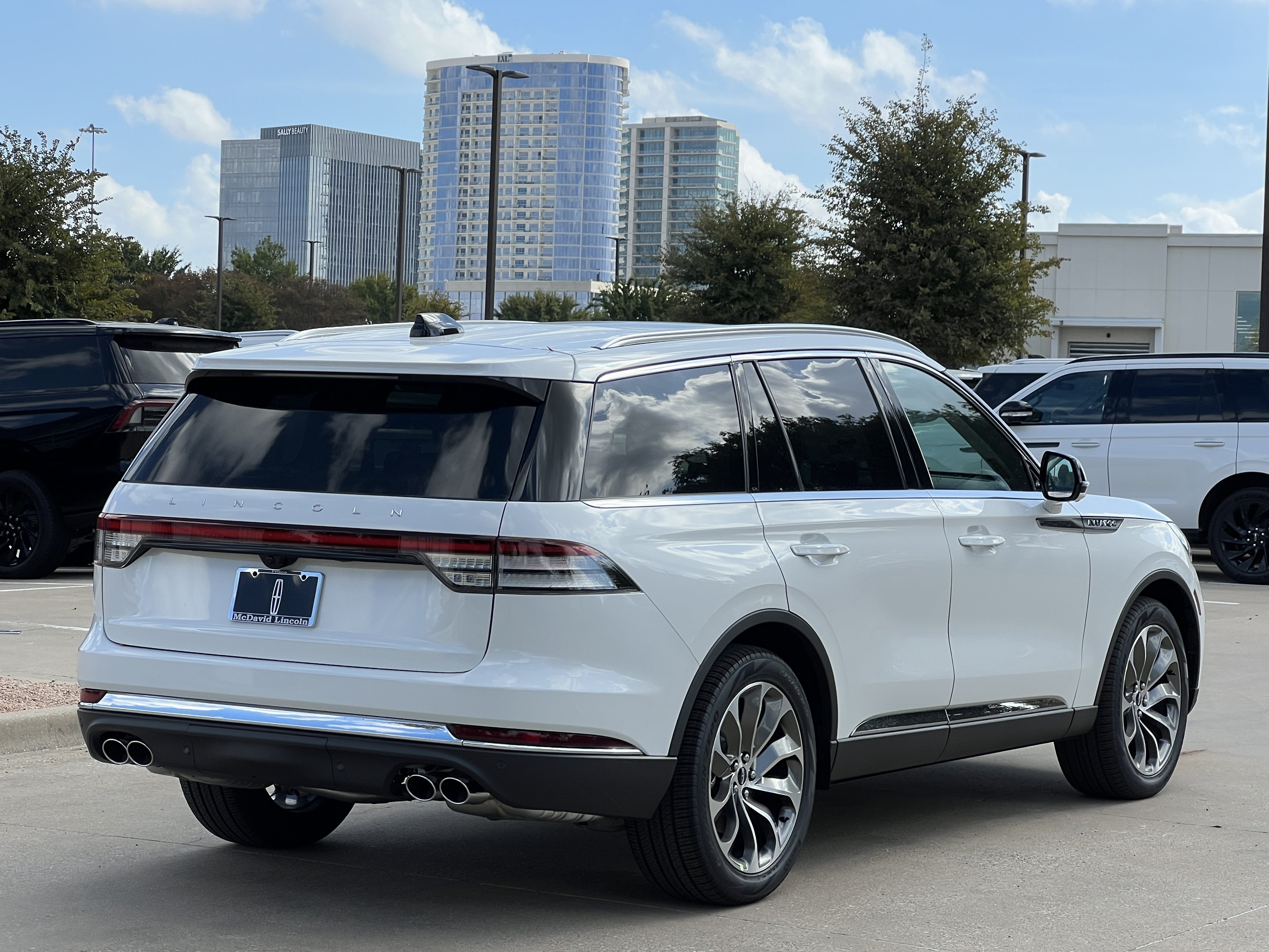 New 2027 Lincoln Aviator Reserve RWD image 9