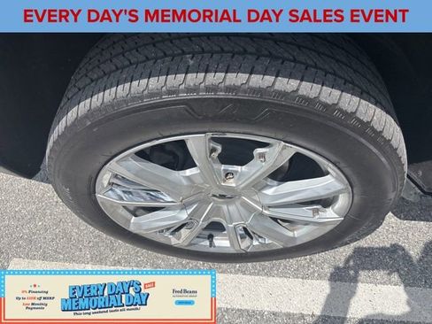 Used 2021 Chevrolet Suburban High Country AWD/4WD image 3