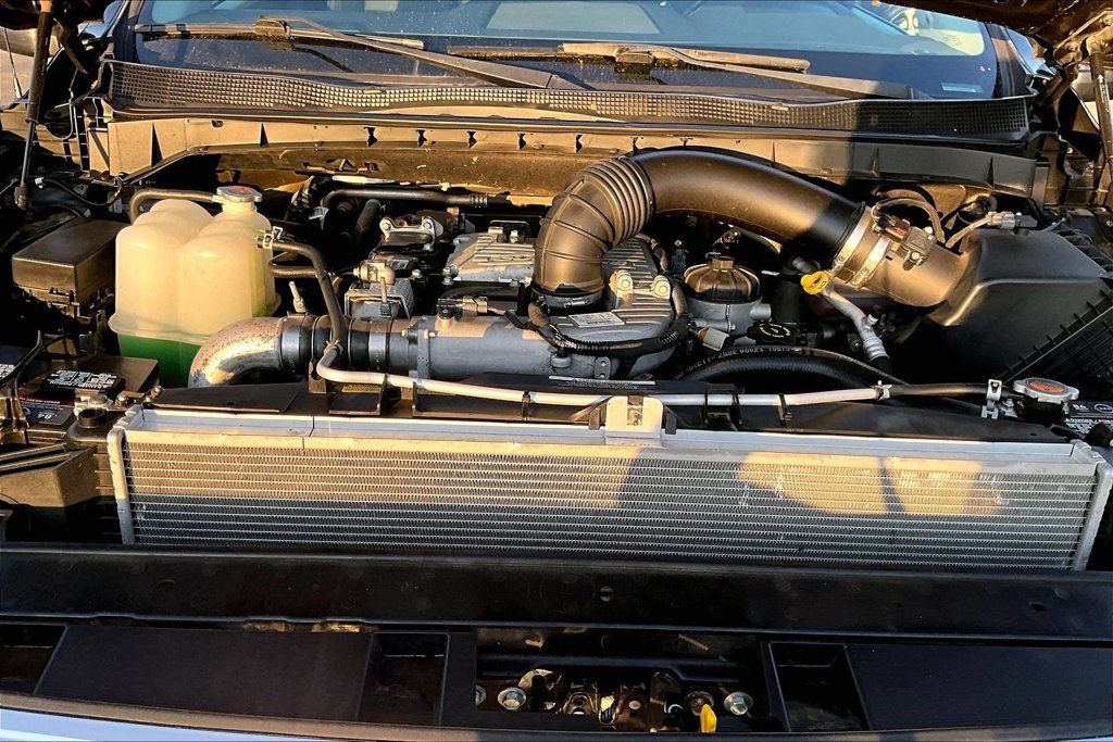 Used 2018 Nissan Titan SL w/ Texas Titan Edition AWD/4WD image 9