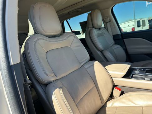 Used 2022 Lincoln Aviator Reserve w/ Equipment Group 201A AWD/4WD image 11