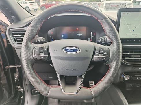 Used 2023 Ford Escape ST-Line w/ Tech Pack #1 FWD image 17