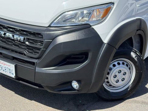 Used 2025 RAM ProMaster 2500 w/ Convenience Group FWD image 3
