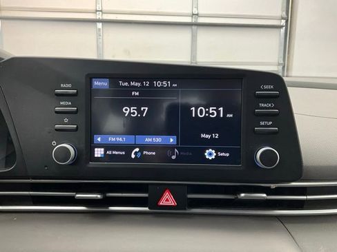 Used 2023 Hyundai Elantra SE FWD image 13
