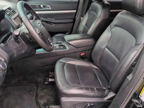 Used 2016 Ford Explorer XLT w/ Equipment Group 202A image 19