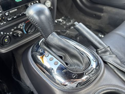 Used 2002 Chrysler Prowler image 74