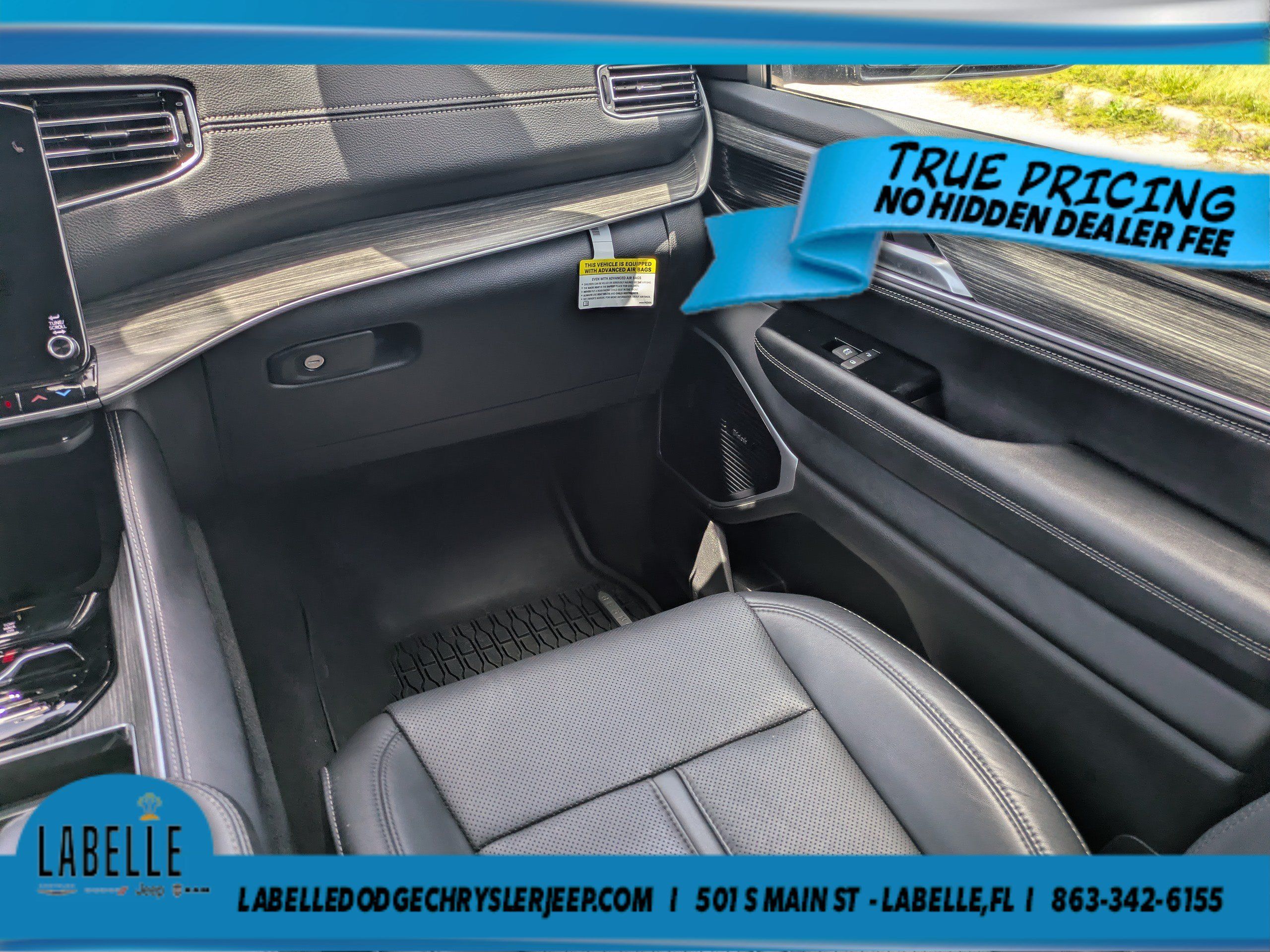 Used 2024 Jeep Wagoneer Series III w/ Premium Group I AWD/4WD image 18