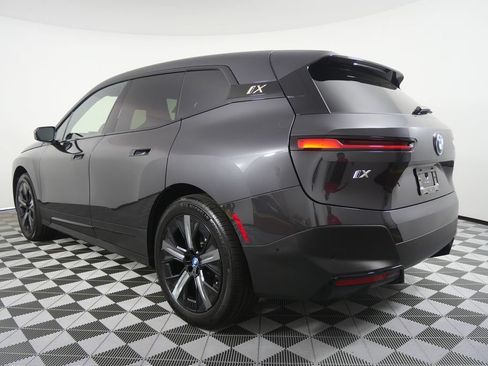 Used 2024 BMW iX xDrive50 w/ Premium Package AWD/4WD image 5
