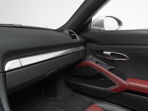 Used 2018 Porsche 718 Boxster image 50