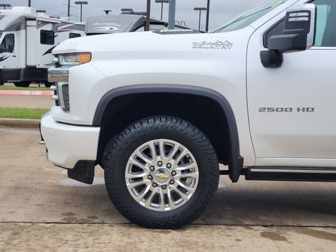Used 2022 Chevrolet Silverado 2500 High Country w/ Z71 Off-Road Package image 5