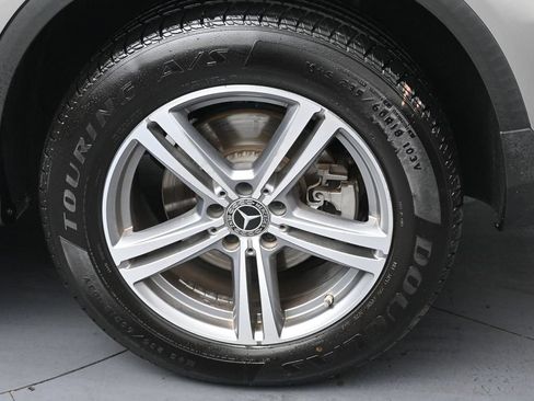 Used 2022 Mercedes-Benz GLC 300 w/ Premium Package Lite image 40