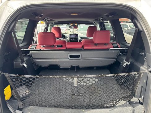 Used 2023 Lexus GX 460 Premium image 11