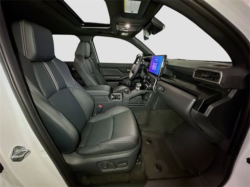 New 2025 Toyota 4Runner Limited image 32