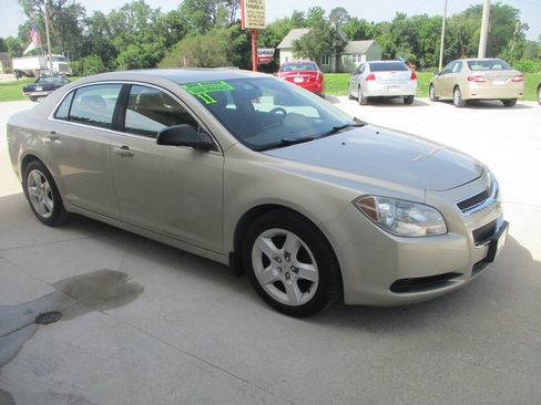 Used 2011 Chevrolet Malibu LS FWD image 17