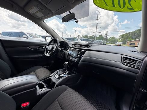 Used 2017 Nissan Rogue AWD image 30