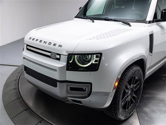 Used 2023 Land Rover Defender 110 S AWD/4WD image 9