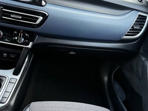 Used 2021 Kia Seltos S image 32